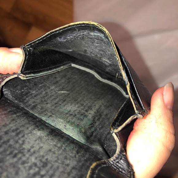 Louis Vuitton Coin Purse - Picture 9 of 13